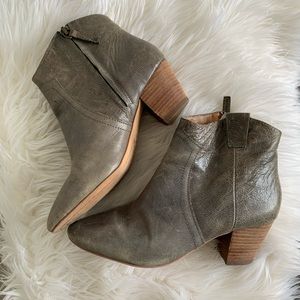 Hinge Distressed Green Booties